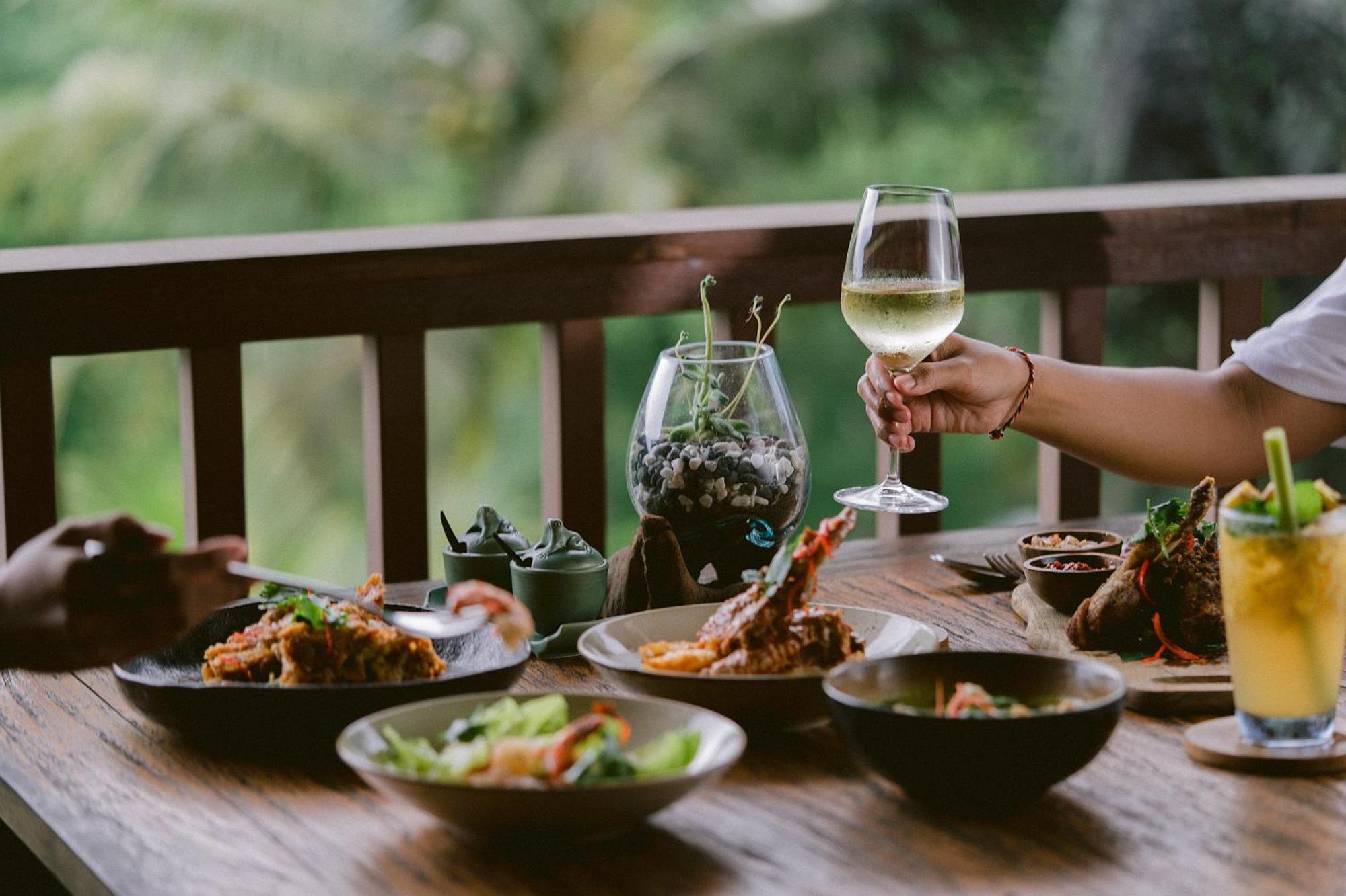 Wapa di Ume Sidemen Sidemen (Bali) Exterior foto A selection of dishes at the restaurant